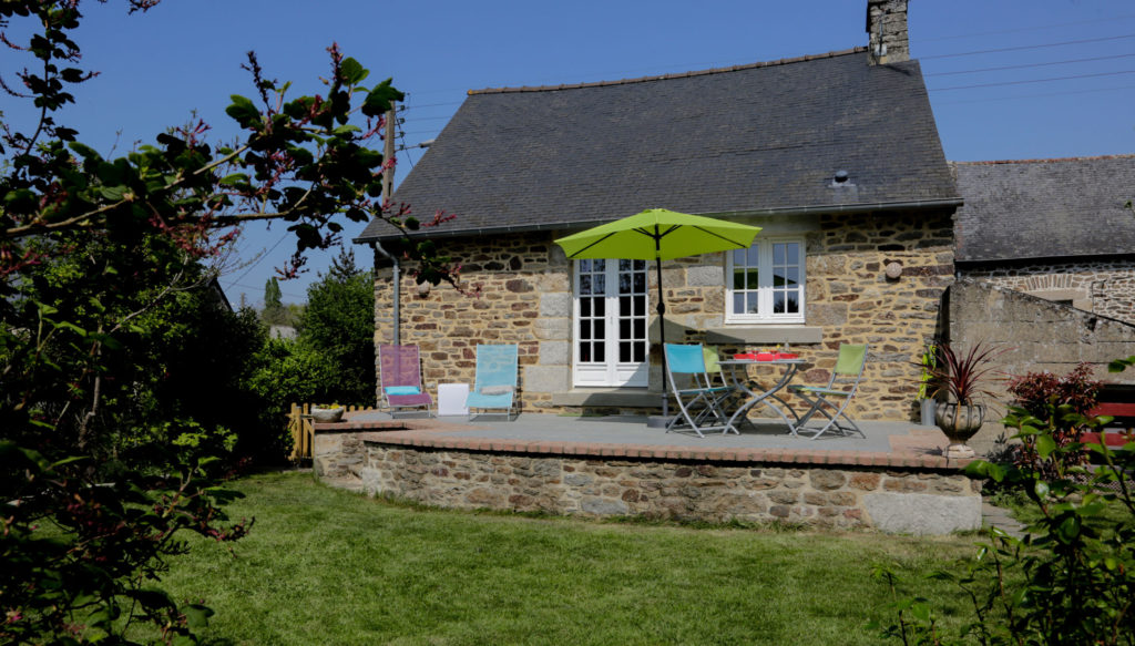 Maison, gîte, maison de pays, maison de vacances, meublé, bretagne, côtes d'Armor, 22, vacances, bord de mer, Rance, Léhon, Dinan, St Malo, Dinard, Cancale, Mont St Michel, St Cast, Cap Fréhel, Fort Lalatte, St Lunaire, St Briac, campagne, soleil, mer, France, Europe, jardin clos,